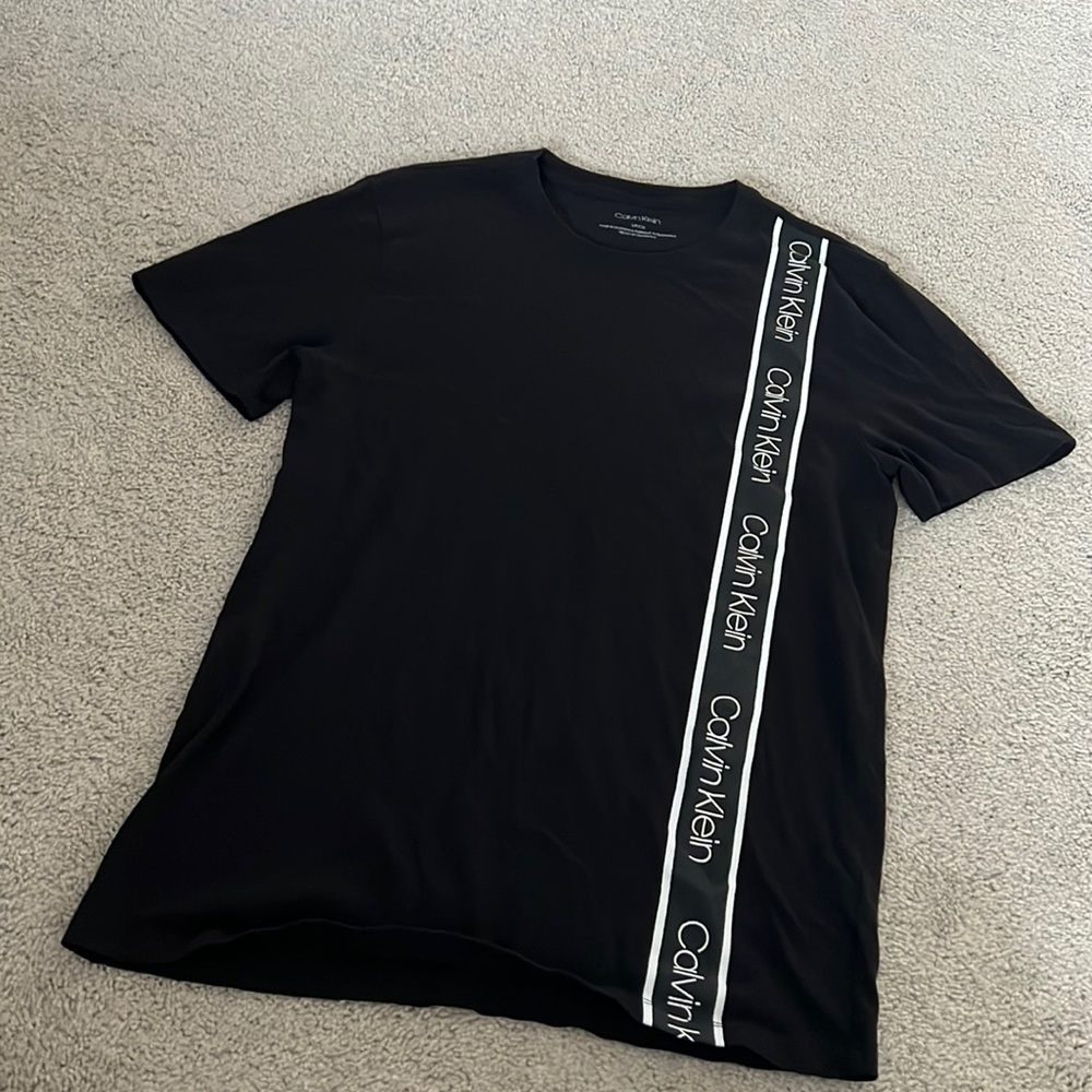 Men’s Calvin Klein logo shirt